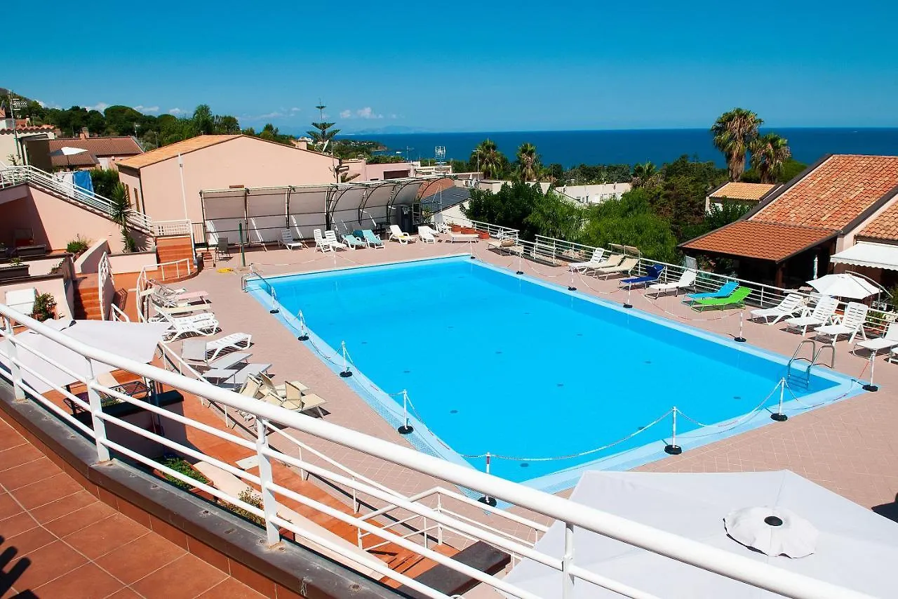 Sunnyhomecefalu39