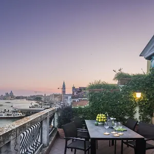 https://attic-boutique-san-marco.hotelslidodijesolo.com