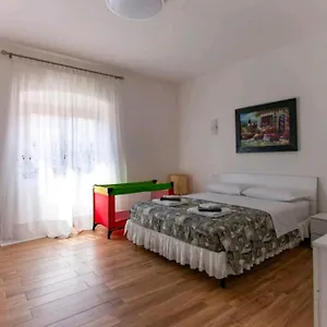 https://rina-house.hotelitalianriviera.com